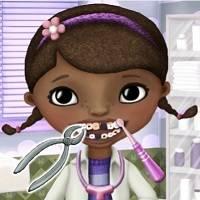 Игра Доктор Плюшева лечит зубы онлайн