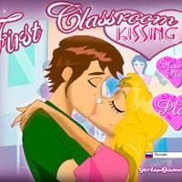 Игра Поцелуи в классе онлайн