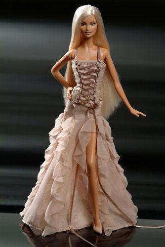 Барби в платье от Версаче